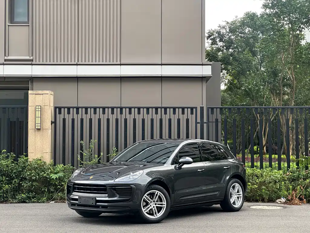 Porsche Macan 2023 — фото 1