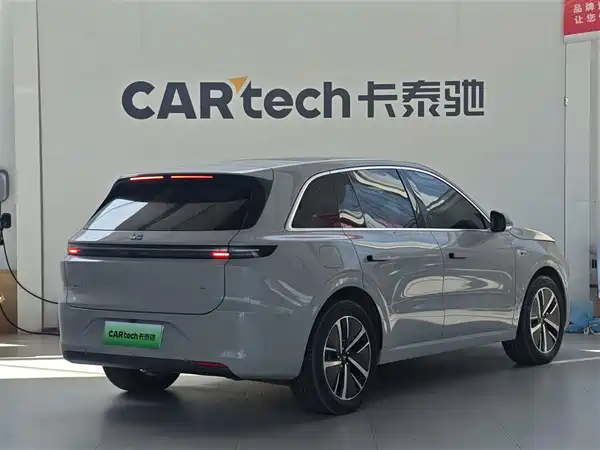 Li Auto L6 2025