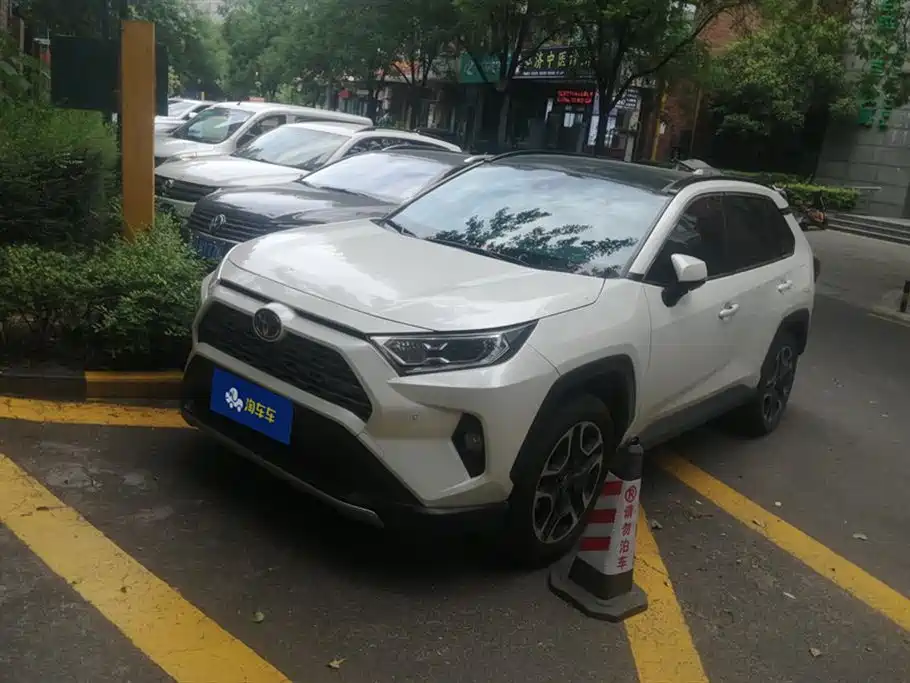 Toyota RAV4 2021
