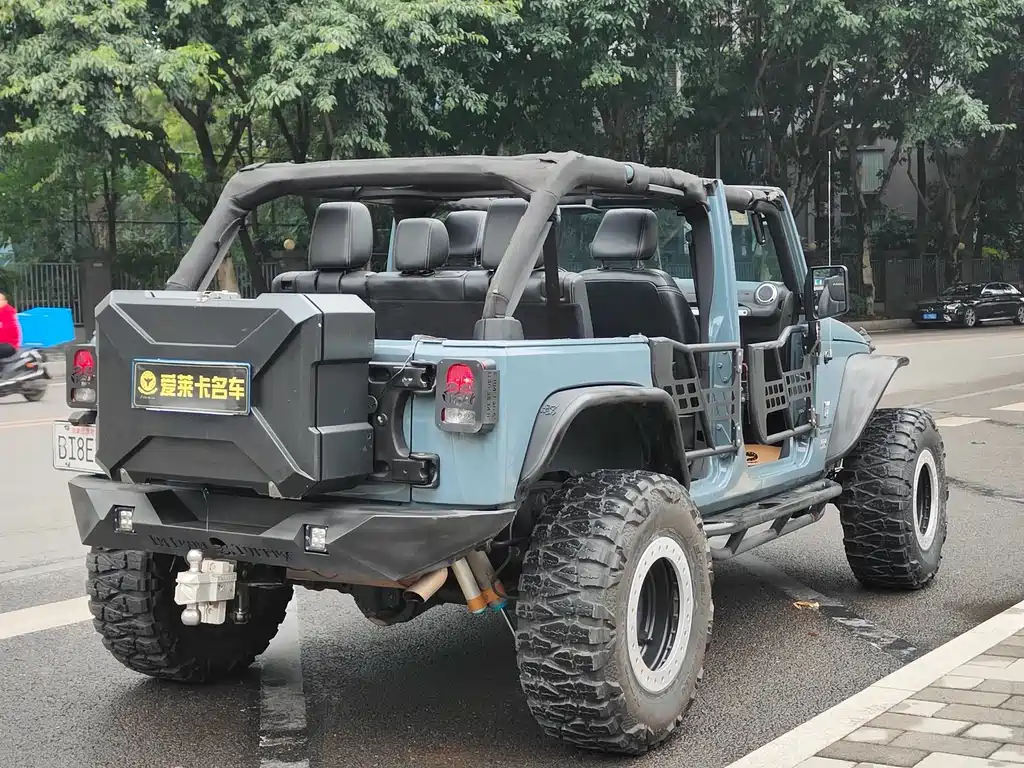 Jeep Wrangler 2015 — фото 11