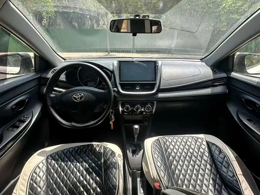Toyota Yaris L 2016 — фото 5