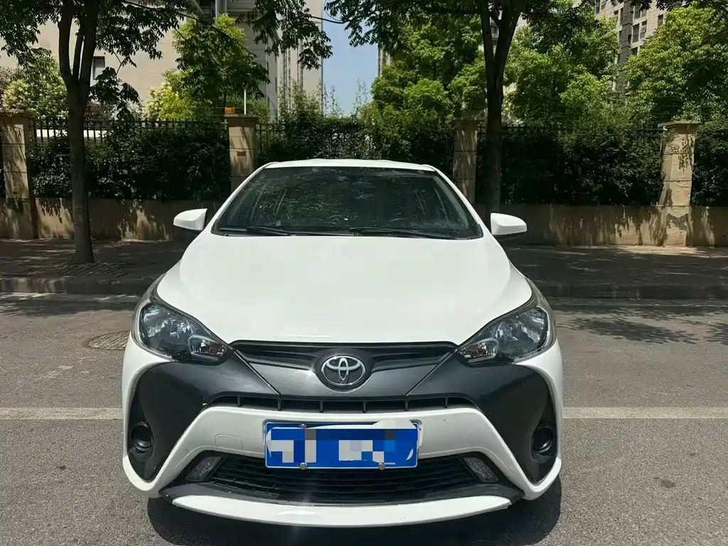 Toyota Yaris L 2016 — фото 2