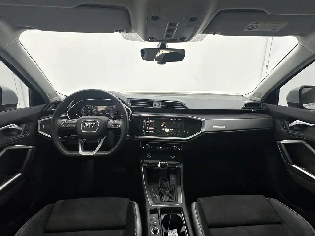 Audi Q3 2023 — фото 10