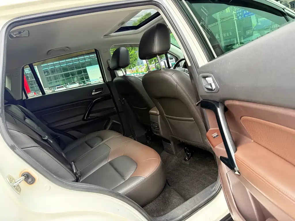 GAC Motor Trumpchi GS4 2017 — фото 11