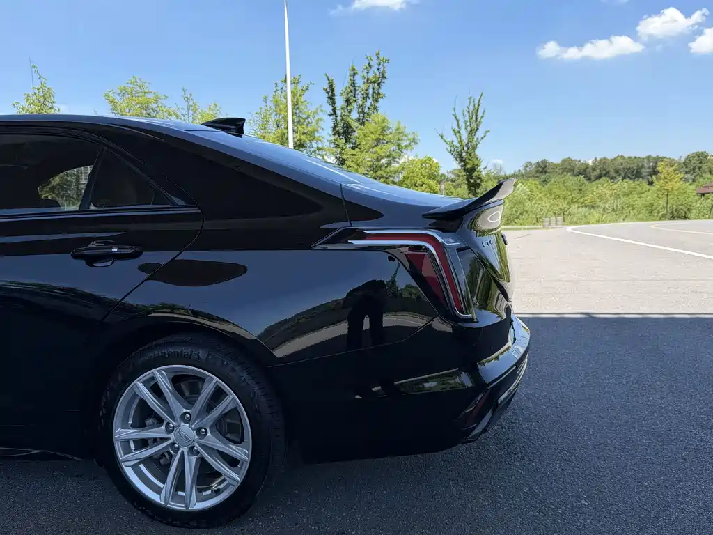 Cadillac CT4 2022 — фото 13