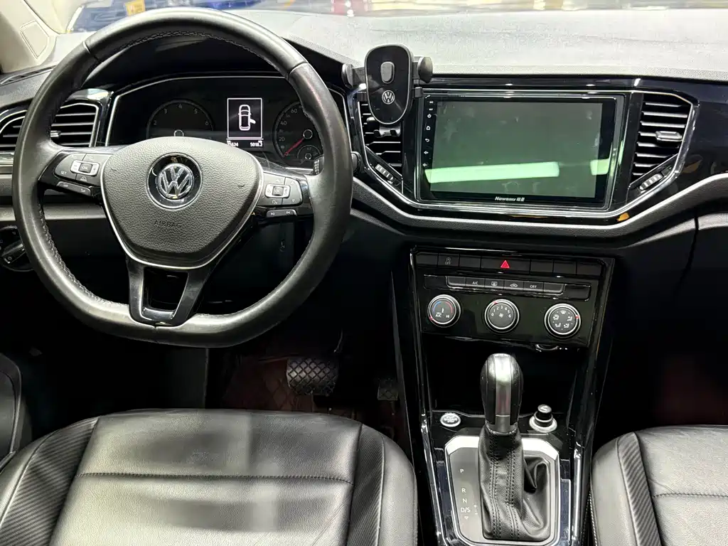Volkswagen T-Roc 2019 — фото 18