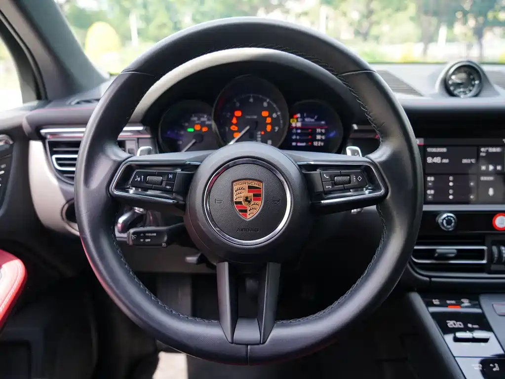 Porsche Macan 2023 — фото 10