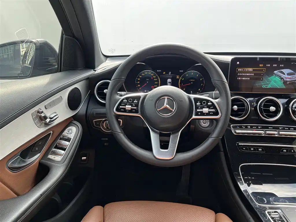 Mercedes-Benz GLC Coupe 2022 — фото 9