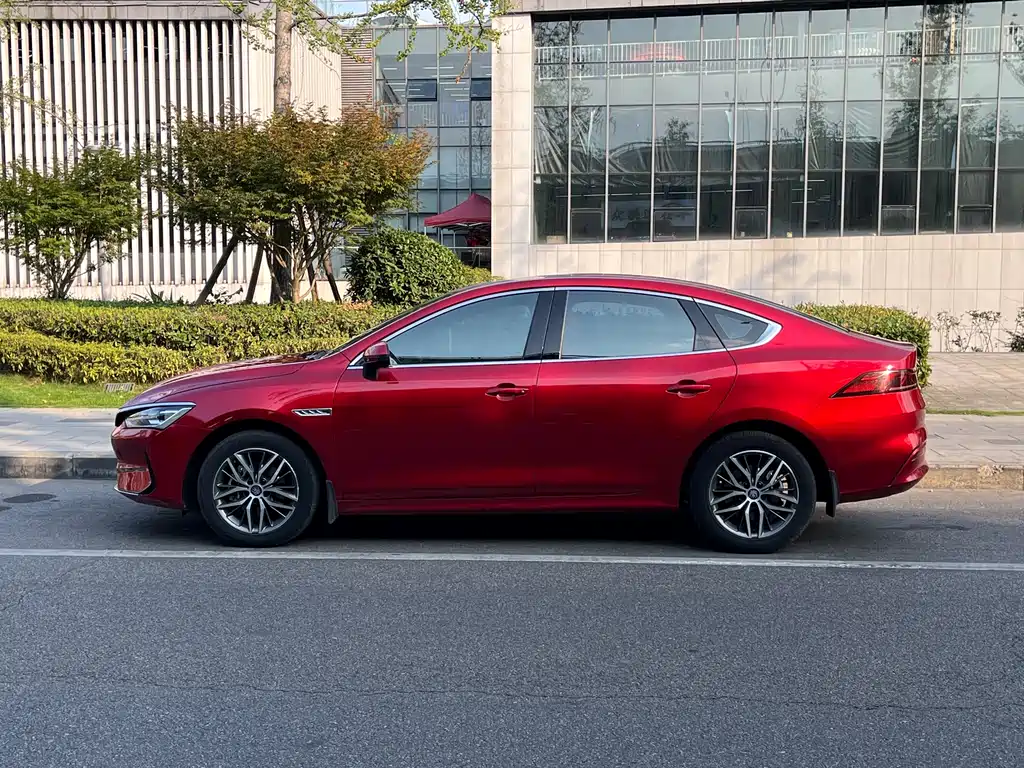 BYD Qin PLUS 2022 — фото 13