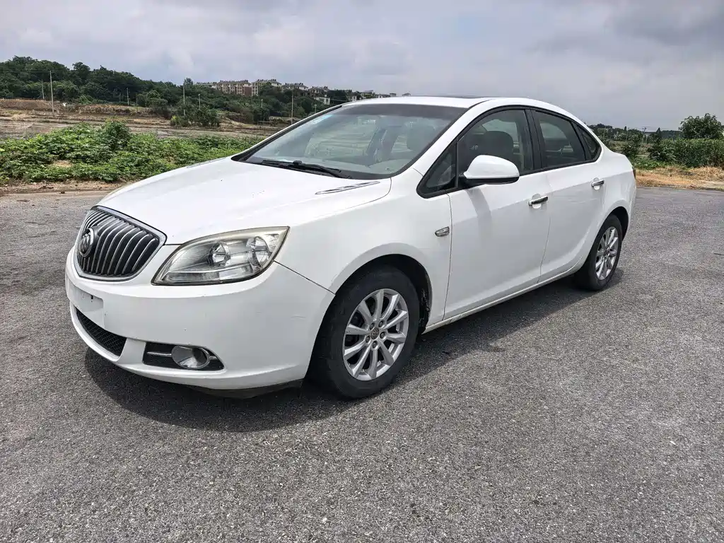Buick Excelle 2015 — фото 1