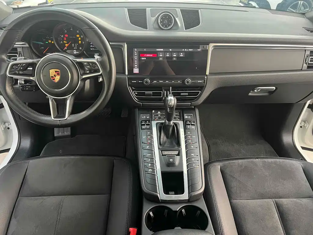 Porsche Macan 2019 — фото 7