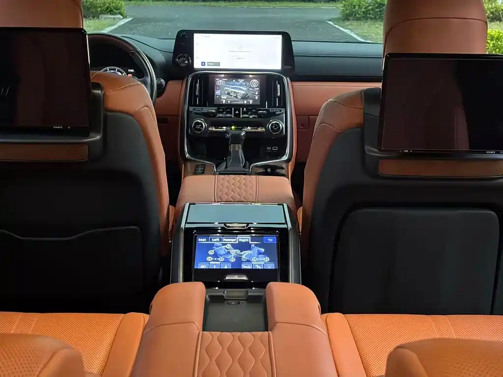Lexus LX 2023 — фото 19