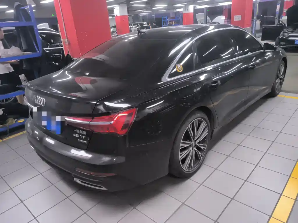 Audi A6L 2021