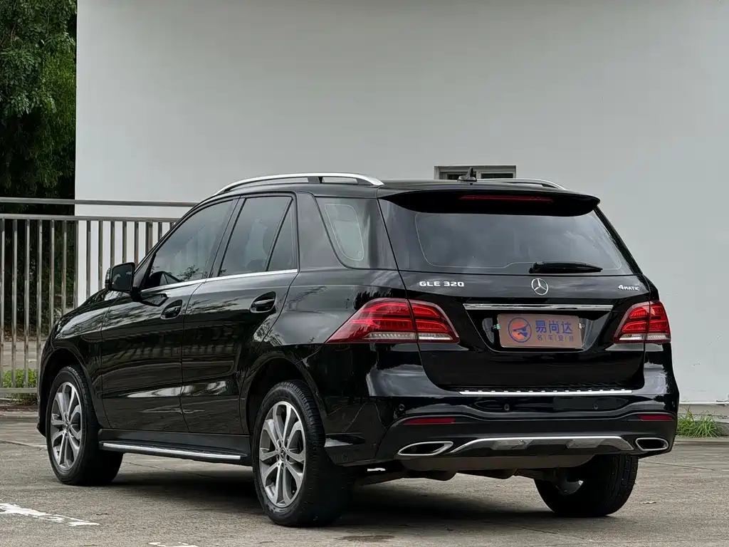 Mercedes-Benz GLE 2018 — фото 14