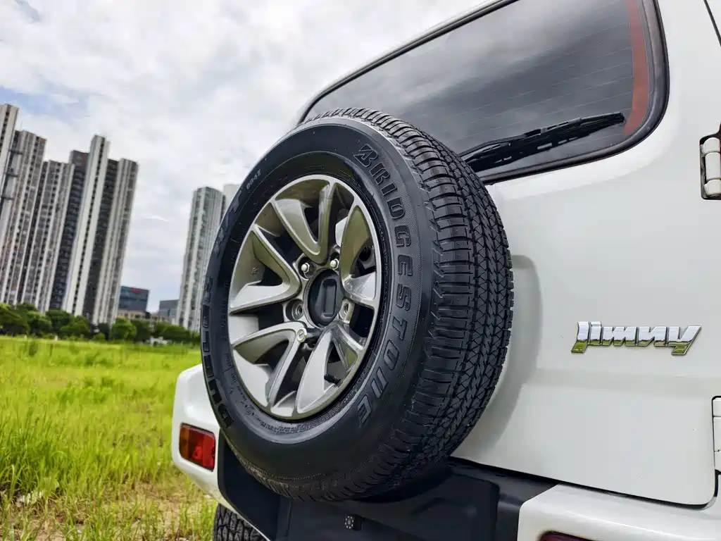 Suzuki Jimny 2018 — фото 10