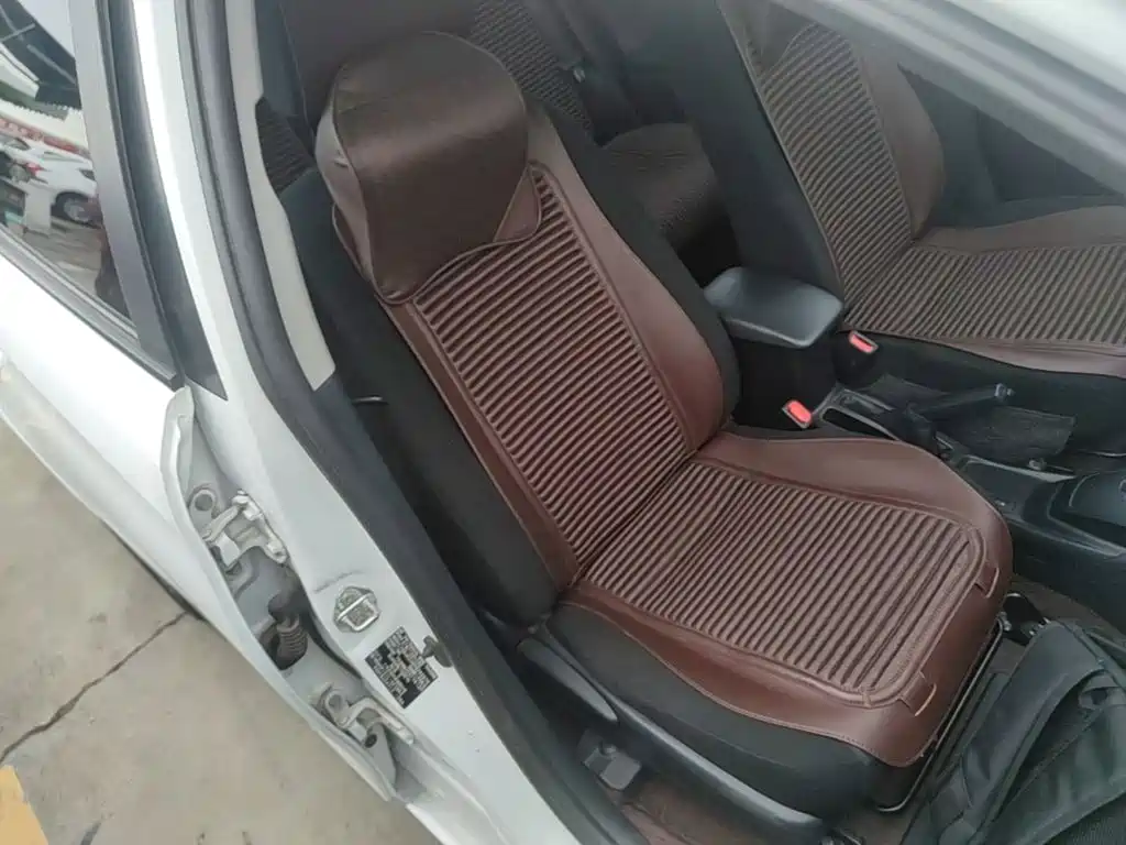 Toyota Yaris L 2017 — фото 25