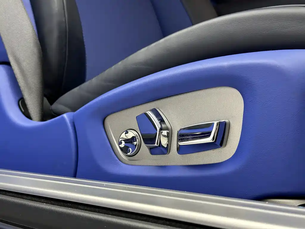 Rolls-Royce Phantom 2020 — фото 17