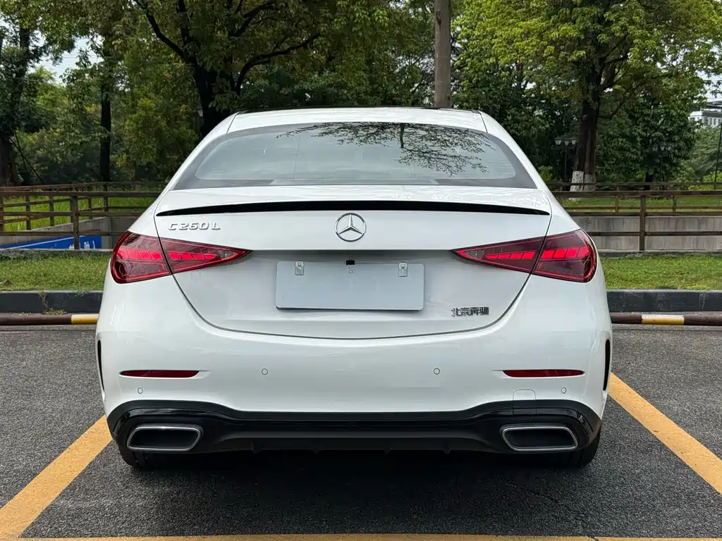 Mercedes-Benz C-Class 2024