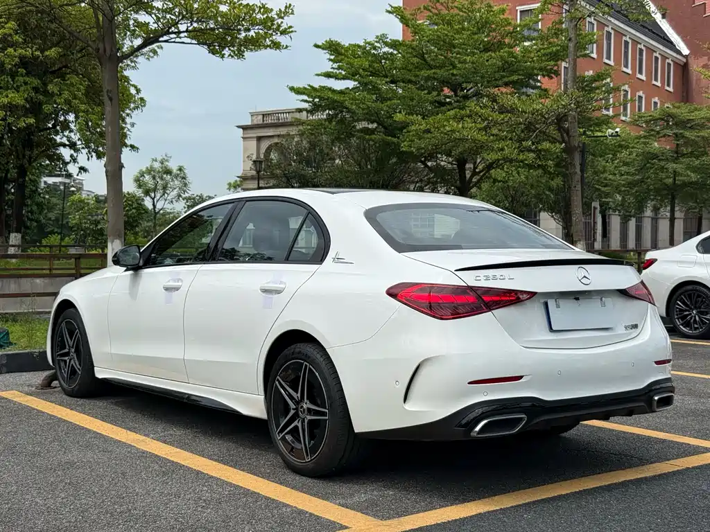 Mercedes-Benz C-Class 2024