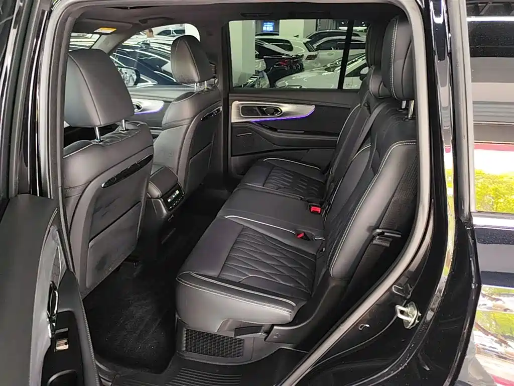 GAC Motor Trumpchi GS8 2024 — фото 17