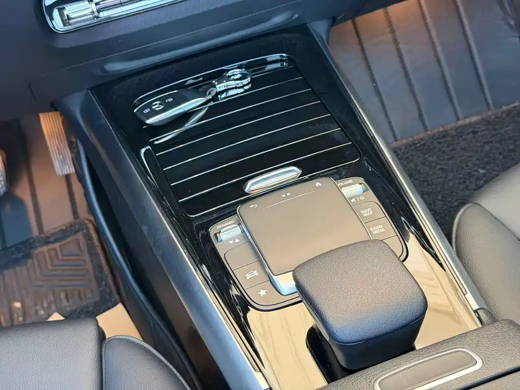 Mercedes-Benz GLA 2023