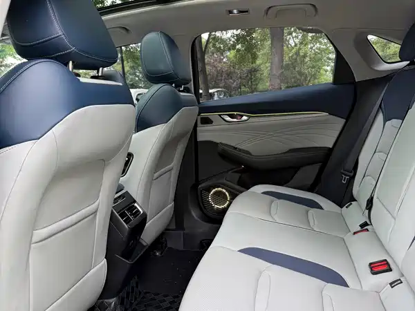 Geely Xingrui 2021