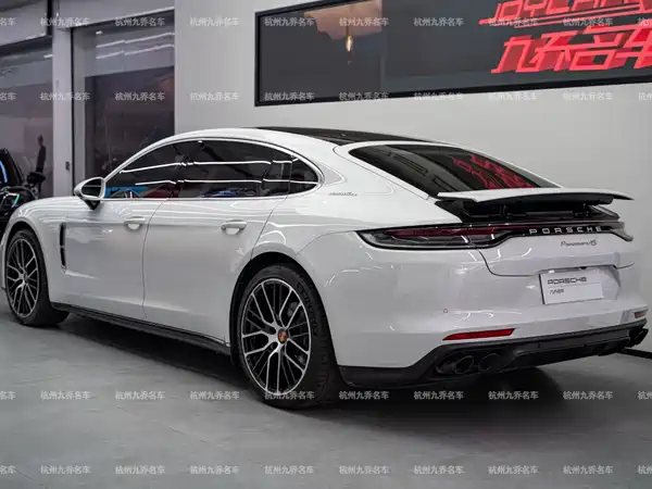 Porsche Panamera 2023