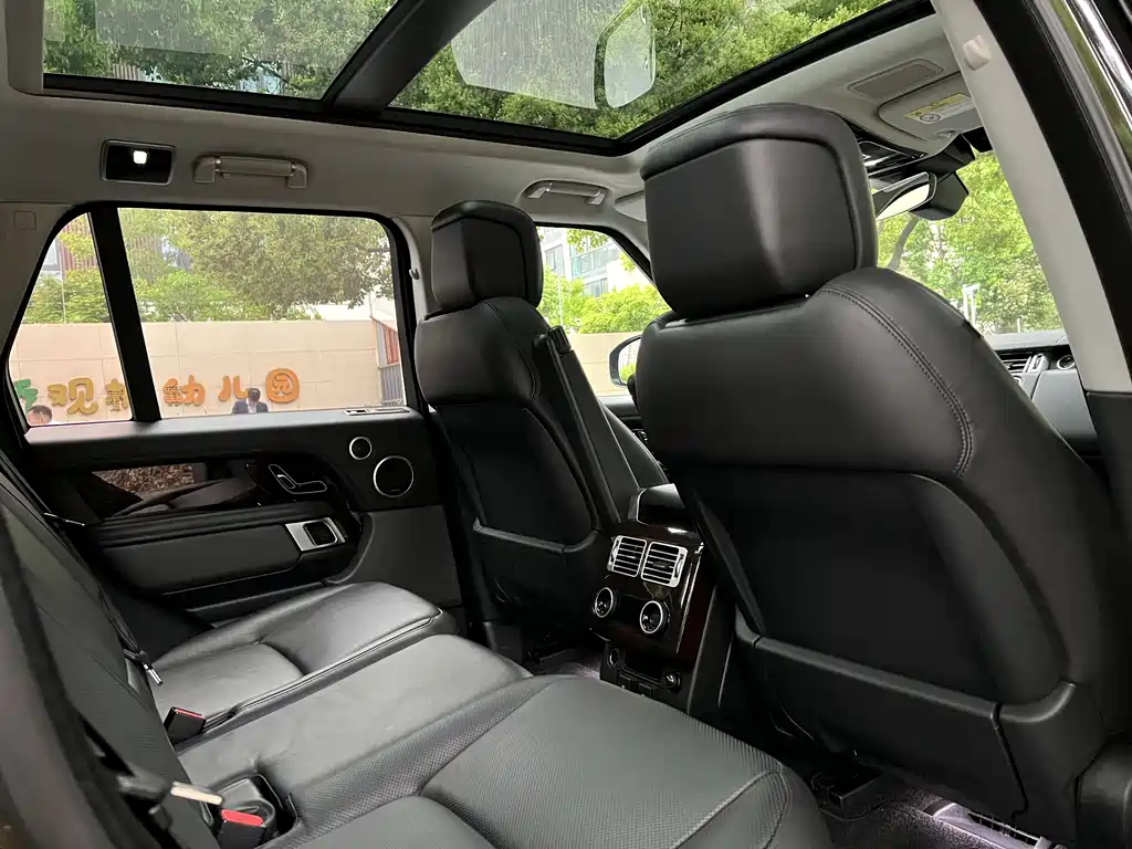 Land Rover Range Rover 2021 — фото 18