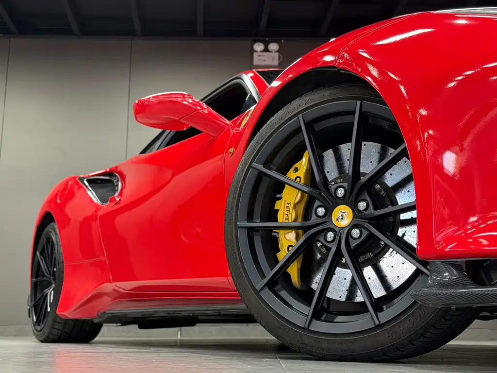 Ferrari 488 2017 — фото 9