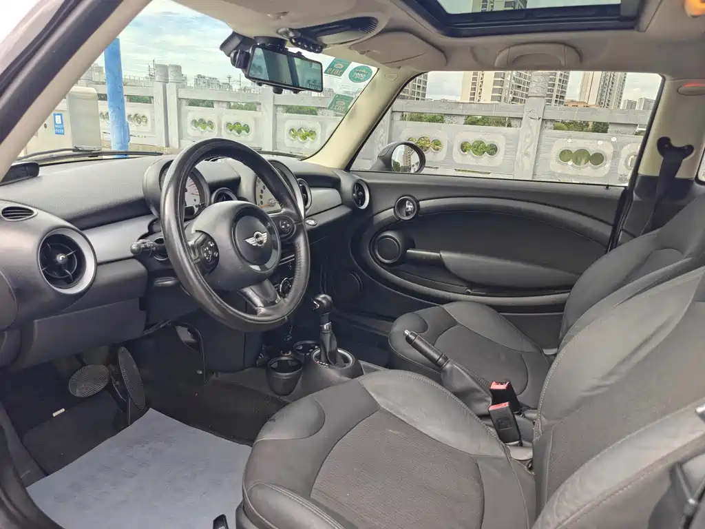 MINI MINI 2012