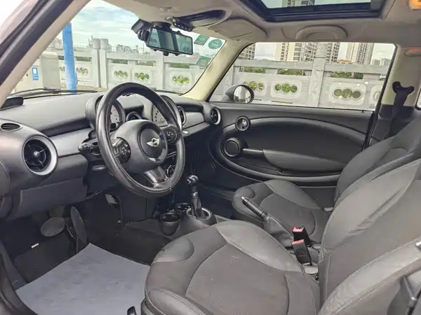 MINI 2012