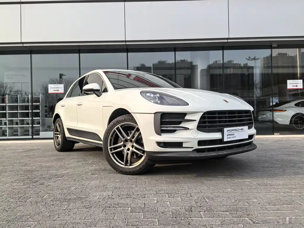Porsche Macan 2019 — фото 1