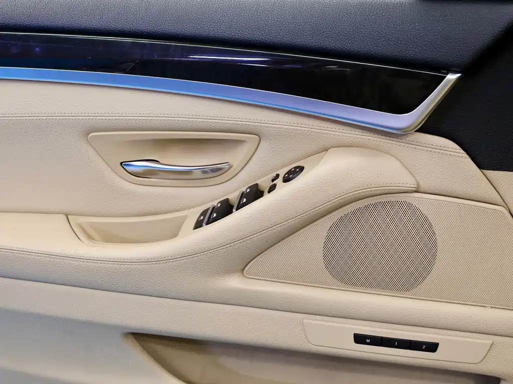 BMW 5 Series 2012 — фото 19
