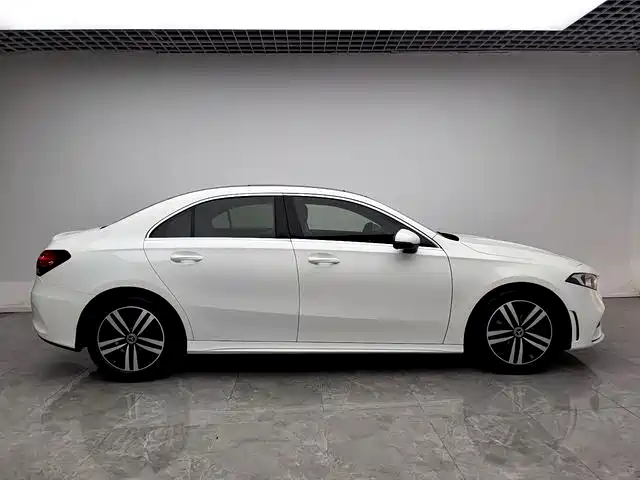 Mercedes-Benz A-Class 2019 — фото 19
