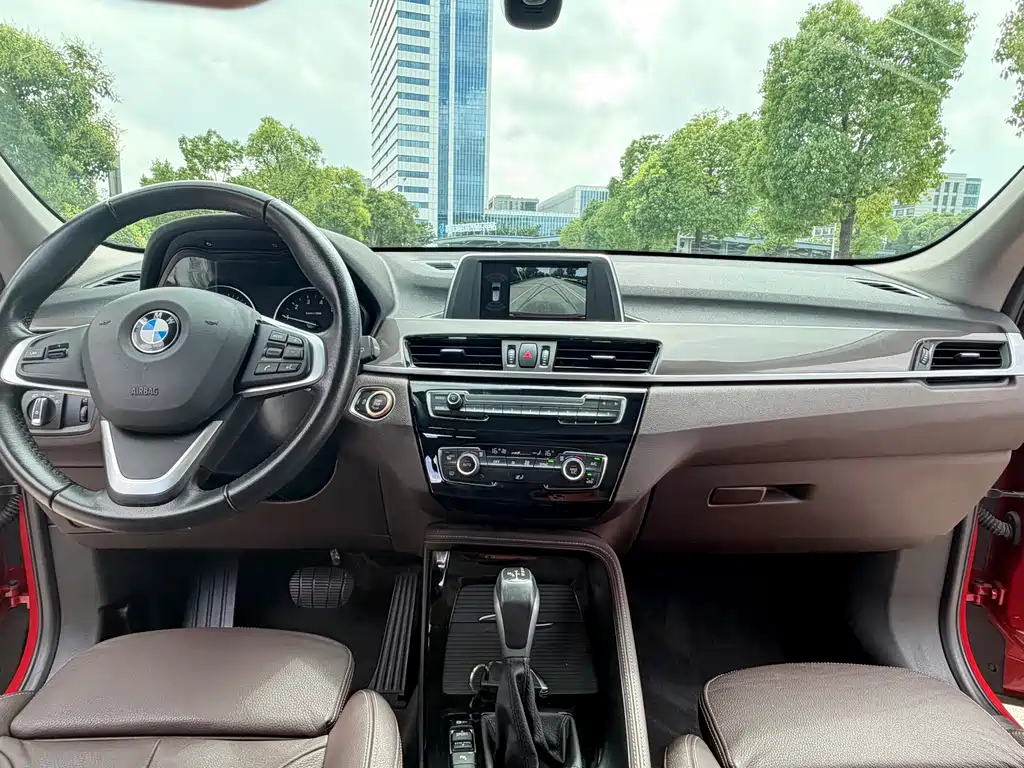 BMW X1 2018 — фото 12