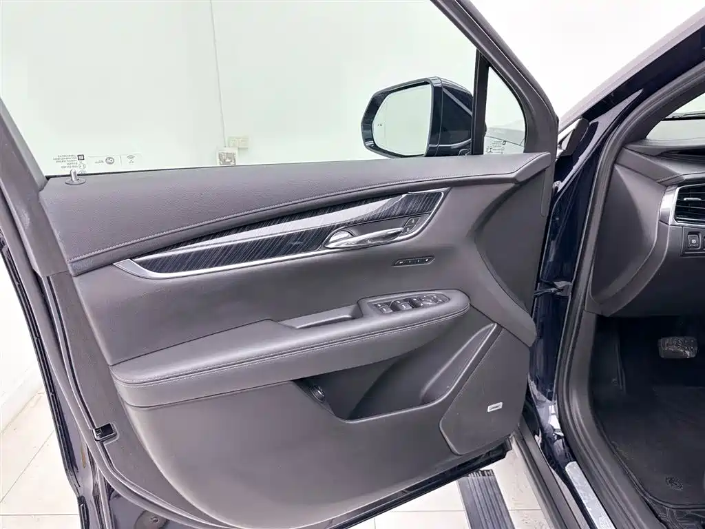 Cadillac XT6 2021 — фото 17