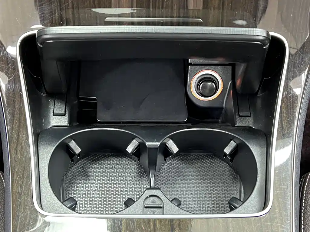 Mercedes-Benz GLC 2018 — фото 30