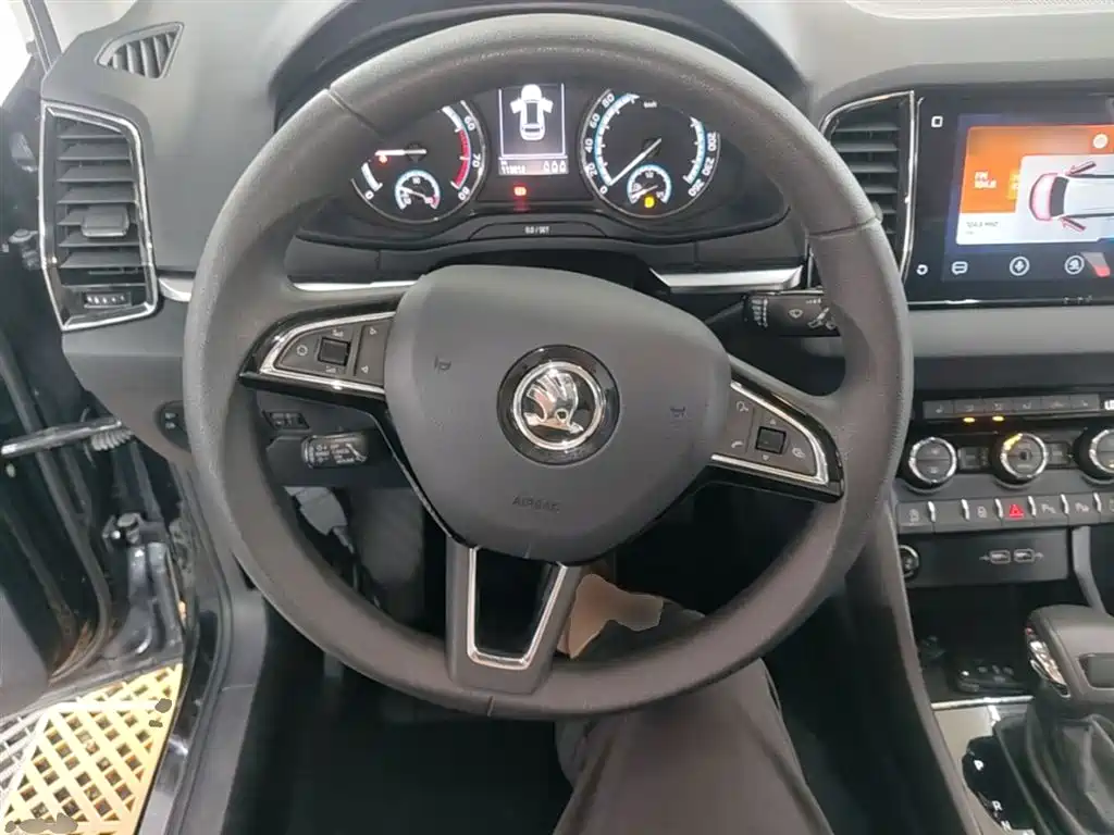 Skoda Karoq 2019 — фото 11
