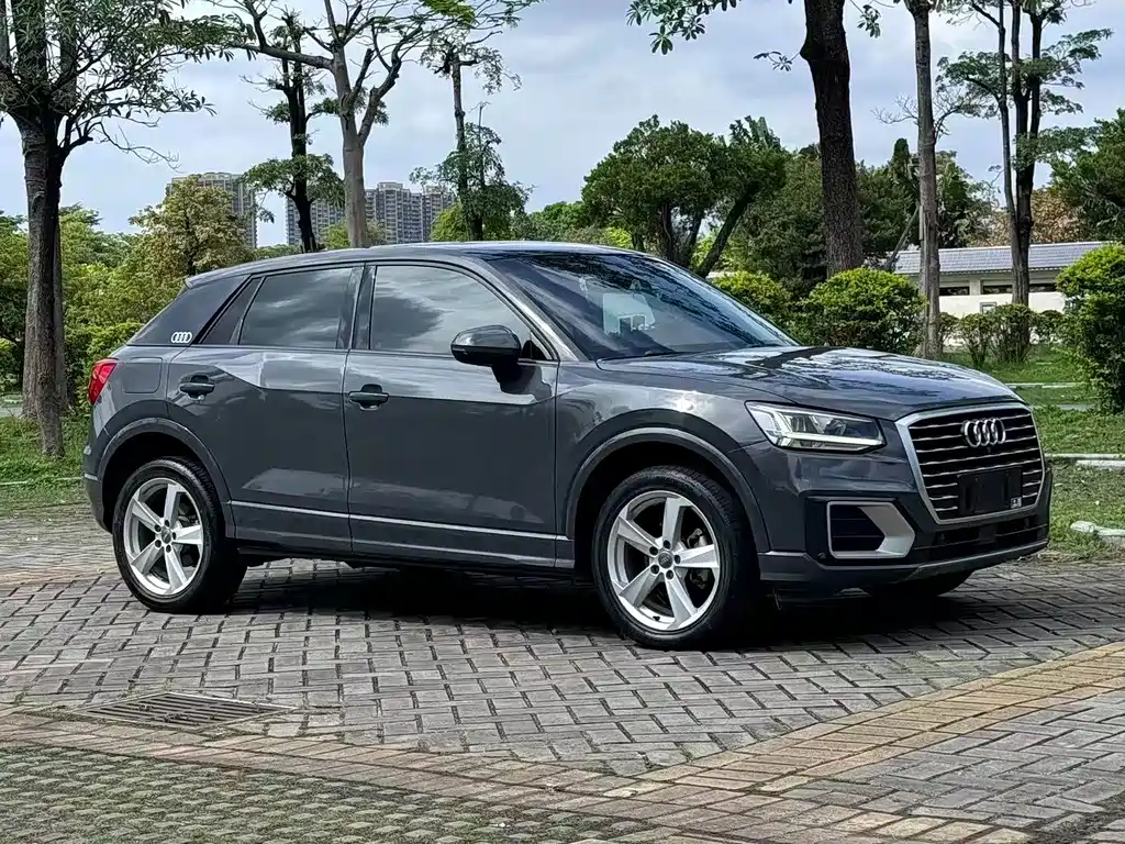Audi Q2L 2021