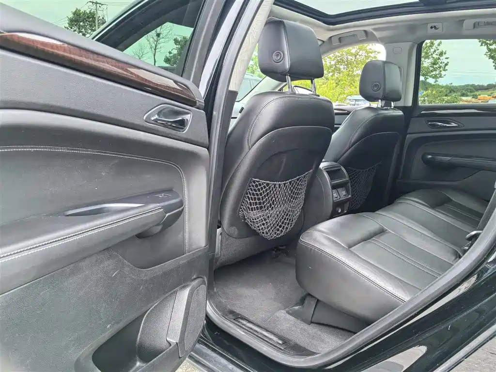 Cadillac SRX 2014 — фото 9