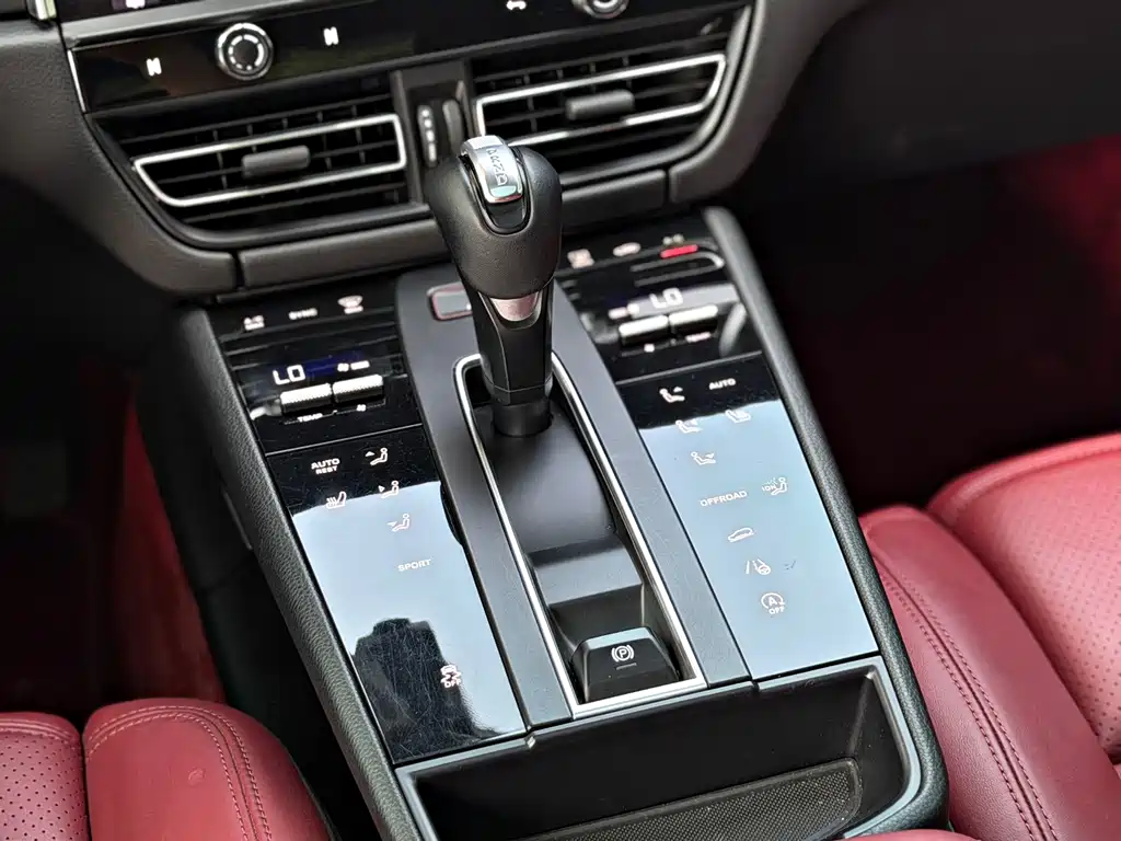 Porsche Macan 2022 — фото 10