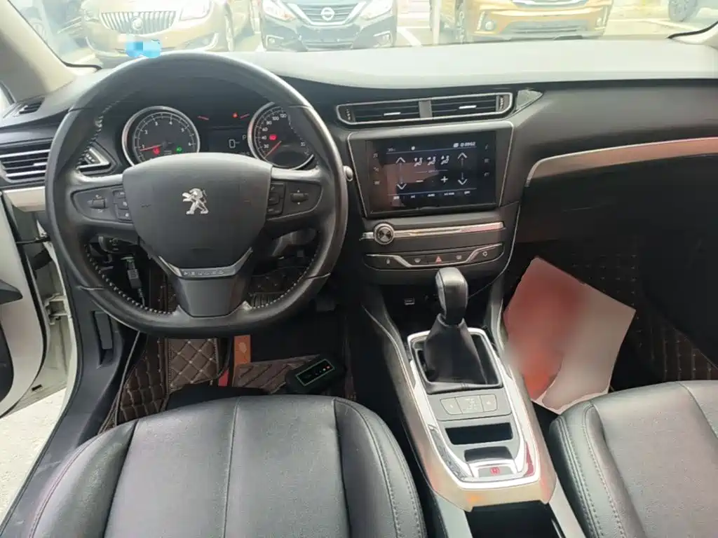 Peugeot 408 2018 — фото 10
