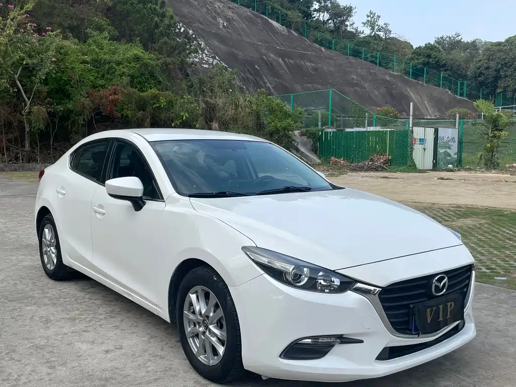 Mazda 3 Axela 2019 — фото 3