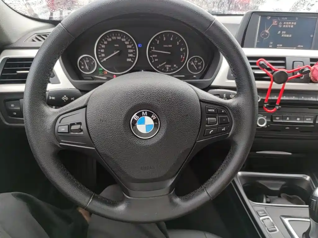 BMW 3 Series 2015 — фото 11