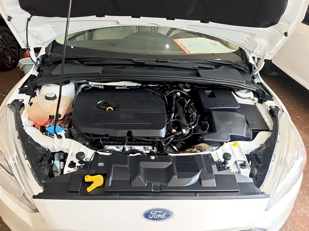 Ford Focus 2015 — фото 20