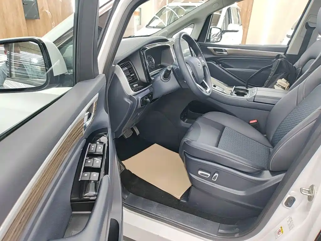 GAC Motor Trumpchi M8 2025 — фото 16