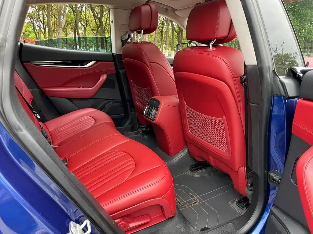Maserati Levante 2017 — фото 16