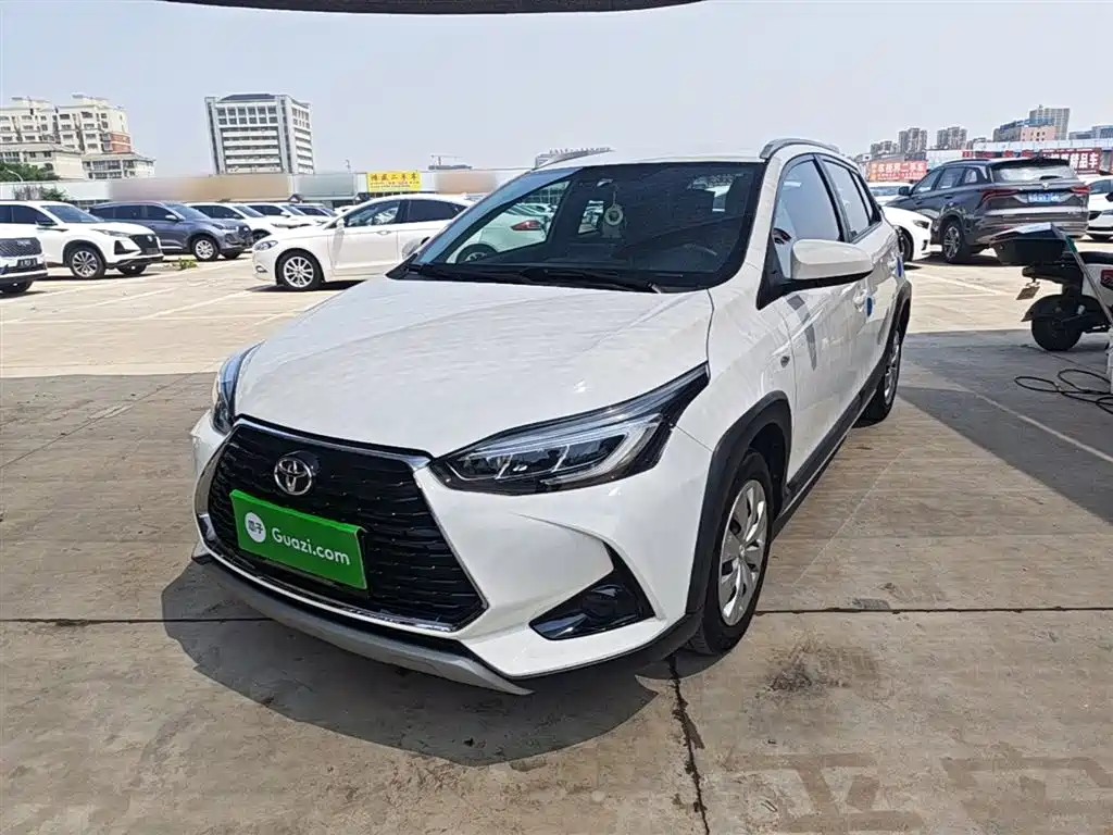 Toyota Yaris L 2021 — фото 1
