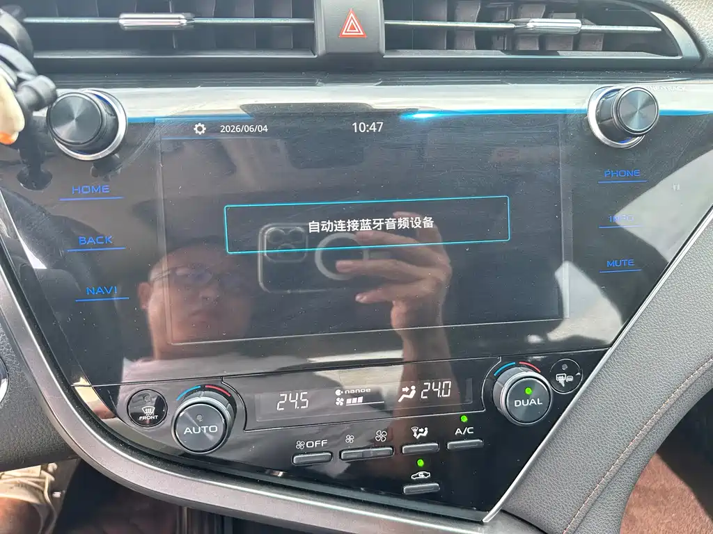 Toyota Camry 2019 — фото 11