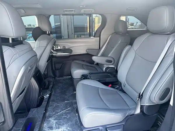 Toyota Sienna 2023